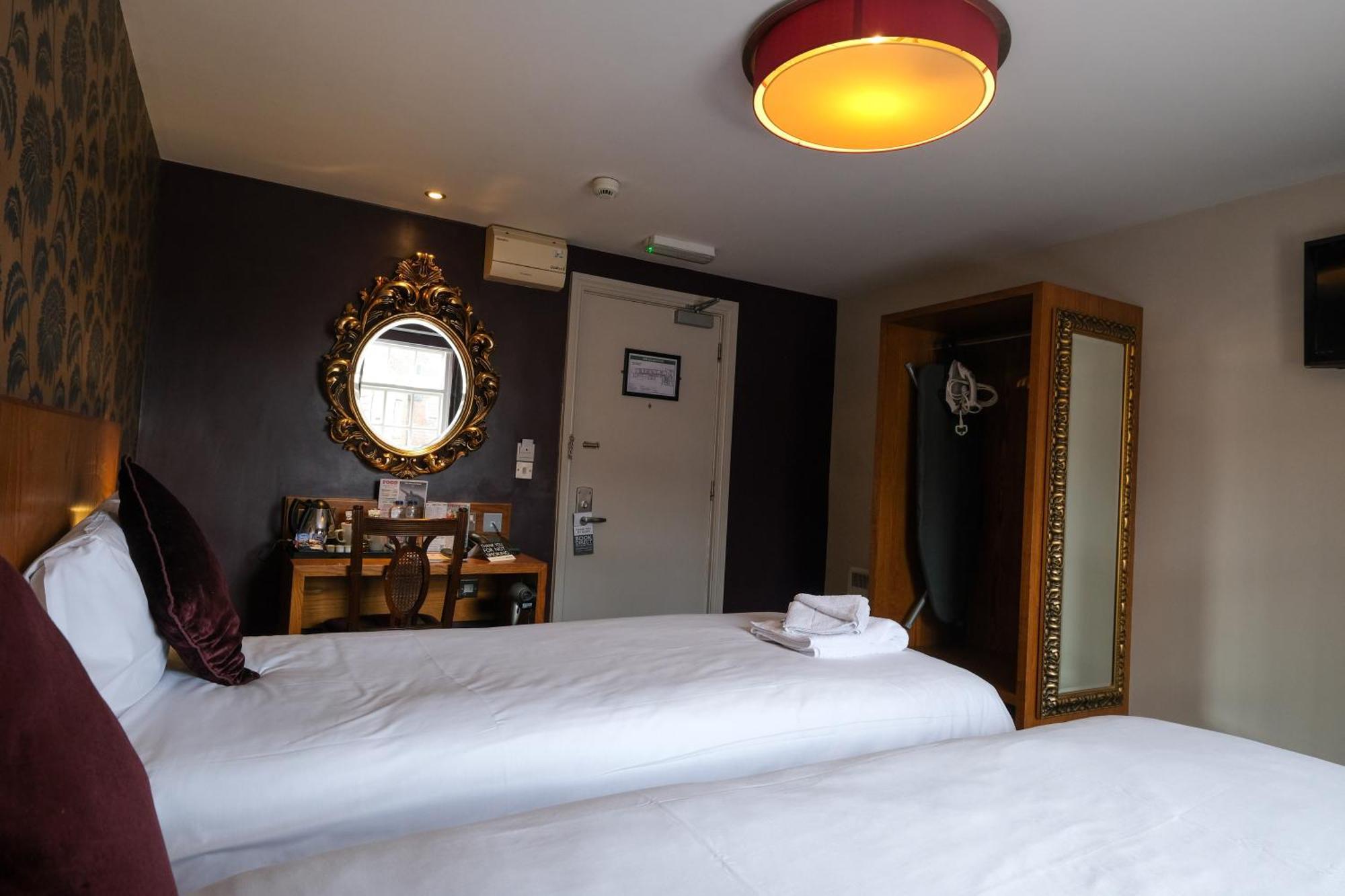 The Unicorn Hotel Wetherspoon Ripon Eksteriør billede