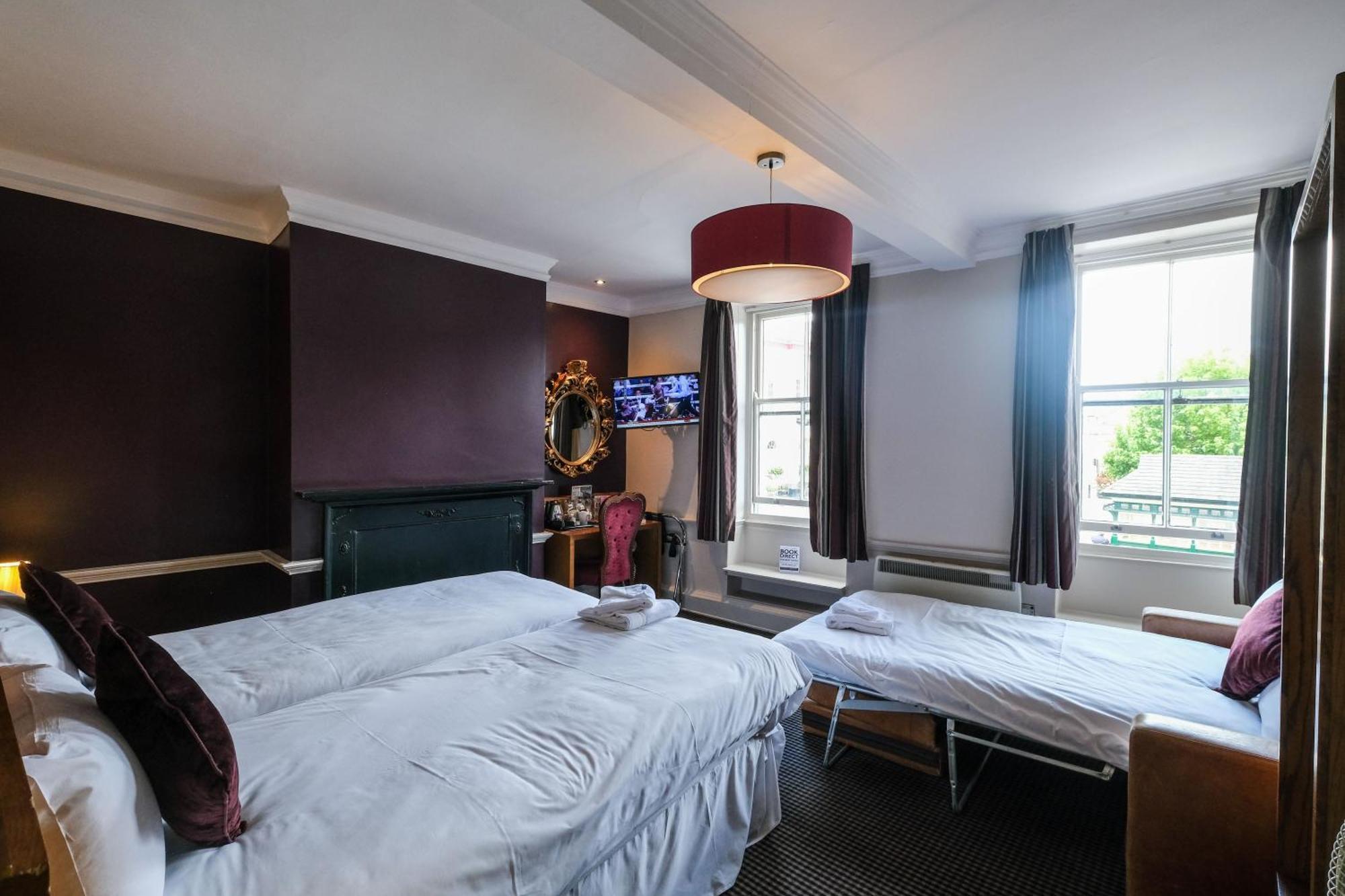 The Unicorn Hotel Wetherspoon Ripon Eksteriør billede