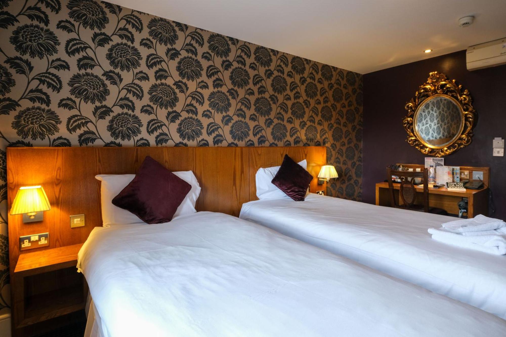 The Unicorn Hotel Wetherspoon Ripon Eksteriør billede