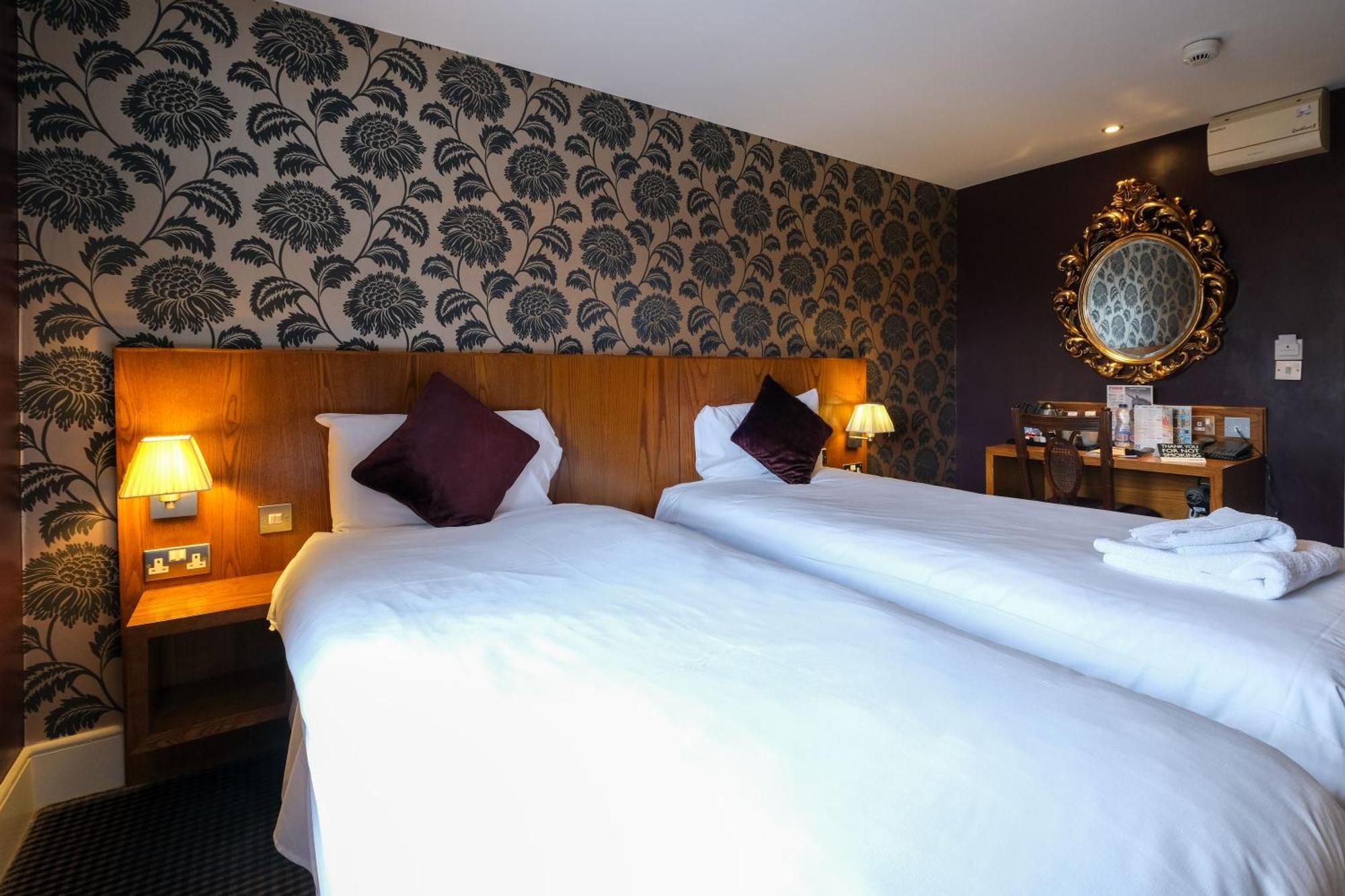 The Unicorn Hotel Wetherspoon Ripon Eksteriør billede